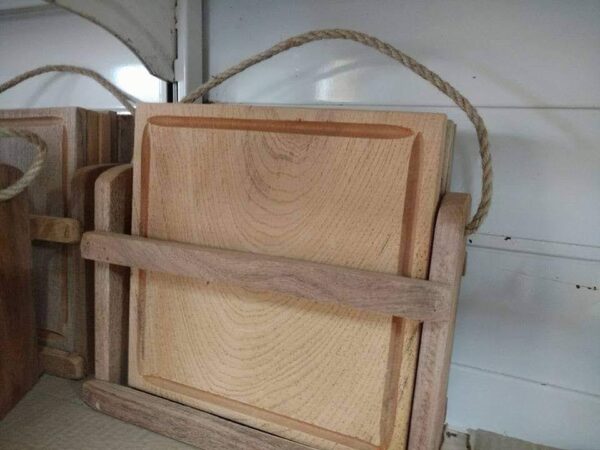 Cajon + 4 Platos Cuadrado De 20cmx20cm Algarrobo Pack de 5 Unid