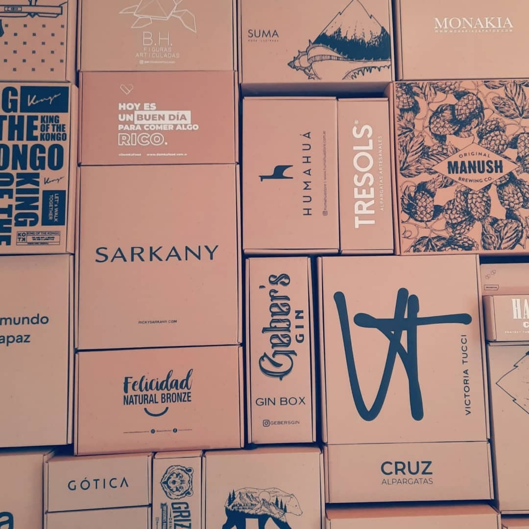 Cajas premium rígidas para kits corporativos personalizados