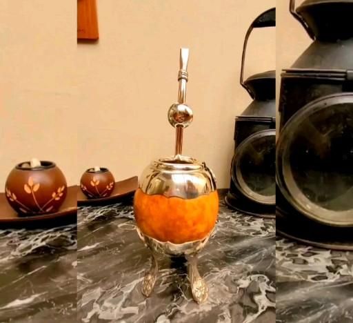 Mate con pie pedestal vidriera retail
