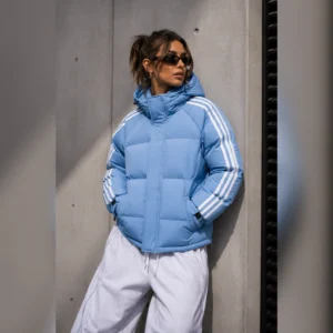 CAMPERA TRES TIRAS CELESTE UNISEX