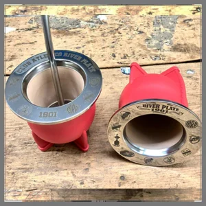 MATE NATIVO C/ BOMBILLA SACA YERBA INOX CON GRABADO RIVER O BOCA