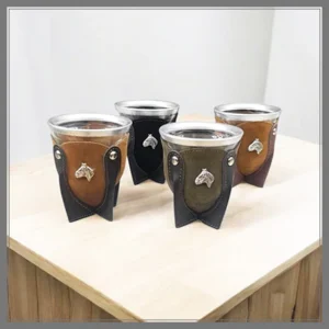 MATE DE VIDRIO CON CUERO Y DIJE