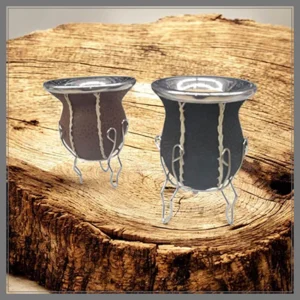 MATE DE CALABAZA FORRADO SIMIL CARPINCHO CON BASE DE ALAMBRE