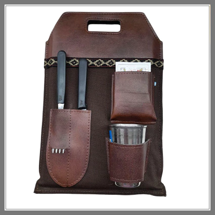 Juego de Asado Completo, Tabla de Eucalipto 20 X 30 CM, Cubiertos, Vaso y de Naipes - Madu