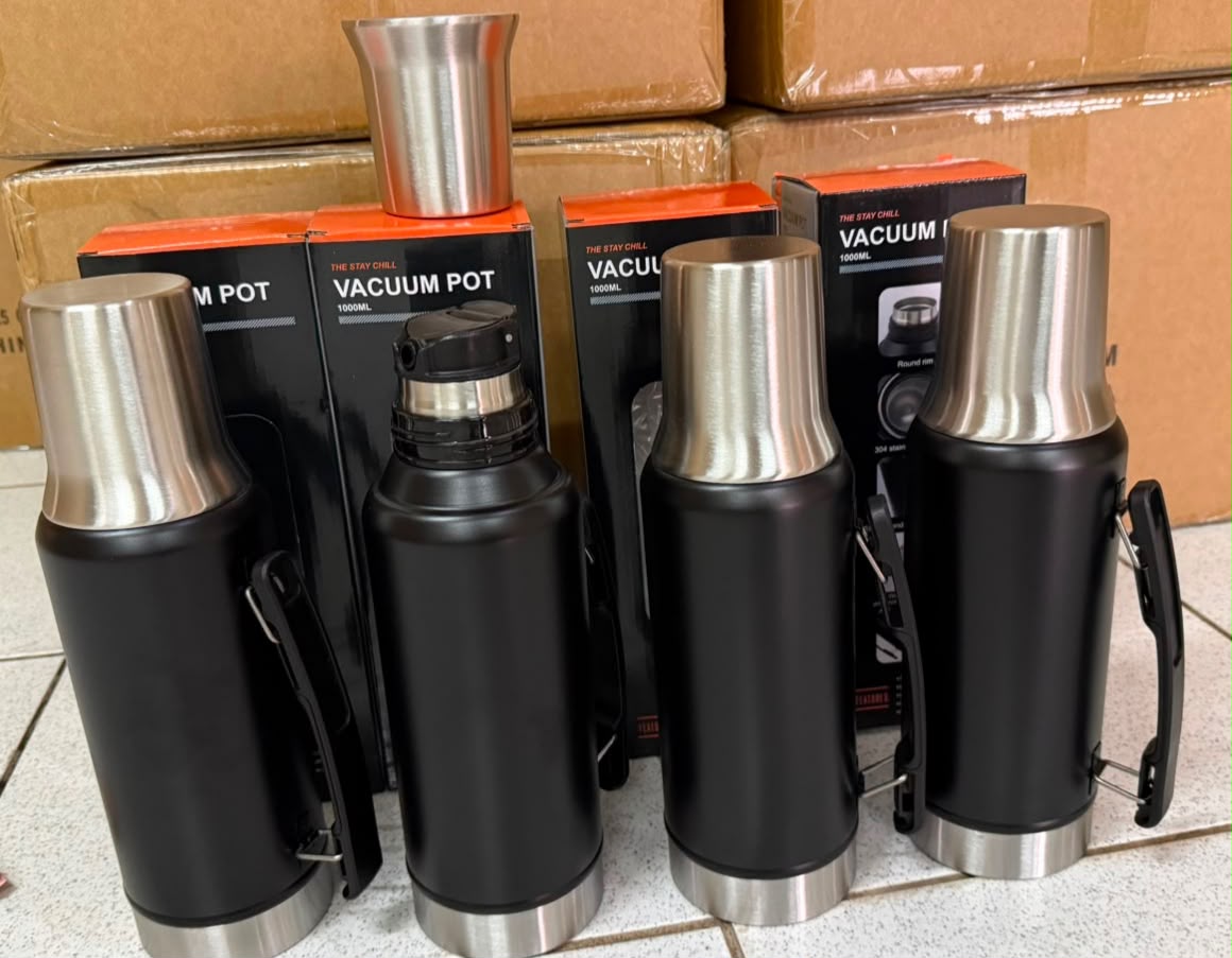 Termo 1,2 L un pico negro · Caja x20