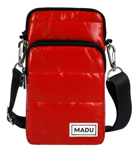 Bandolera Matelasse Porta Celular Unisex Dos Cierres Madu Color Rojo Metalizado - Image 2