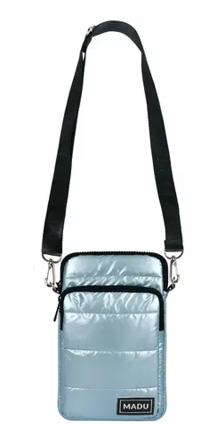 Bandolera Matelasse Porta Celular Unisex Dos Cierres Madu Color Celeste Metalizado - Image 4